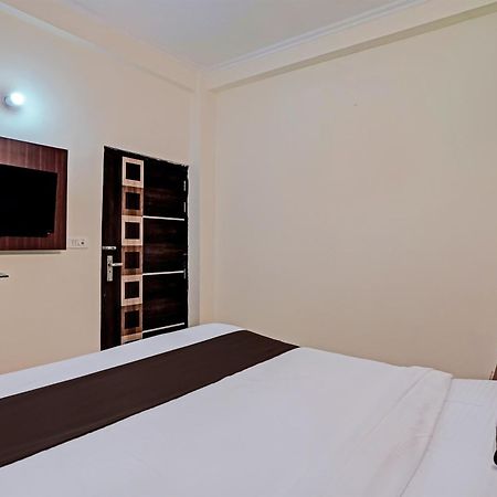 Hotel O Golden Imperial Greater Noida Exterior photo