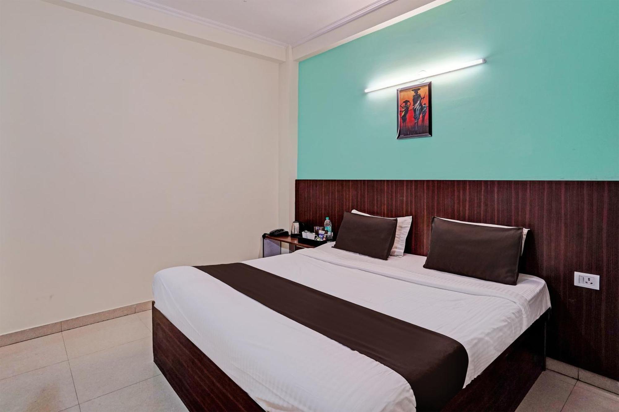 Hotel O Golden Imperial Greater Noida Exterior photo