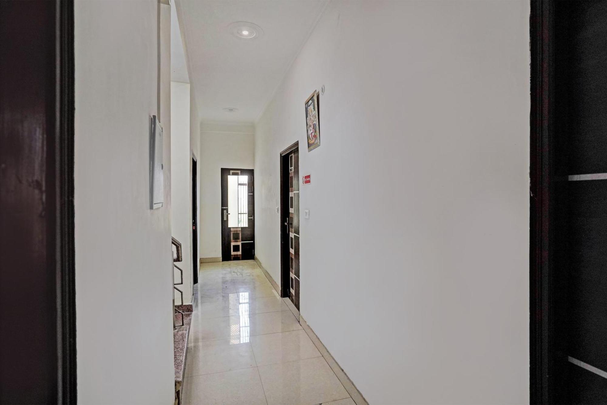 Hotel O Golden Imperial Greater Noida Exterior photo