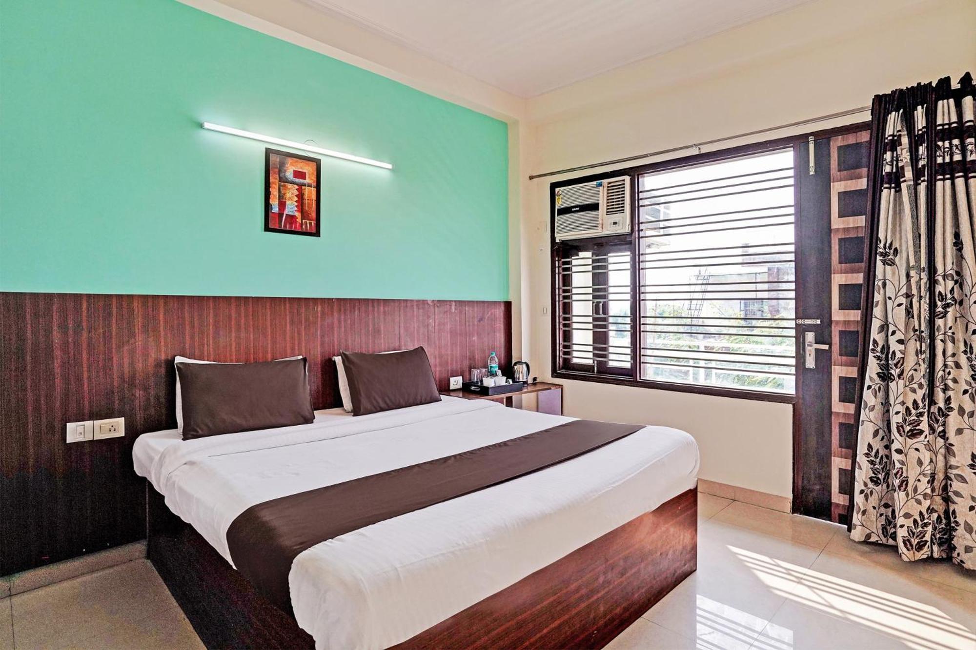 Hotel O Golden Imperial Greater Noida Exterior photo
