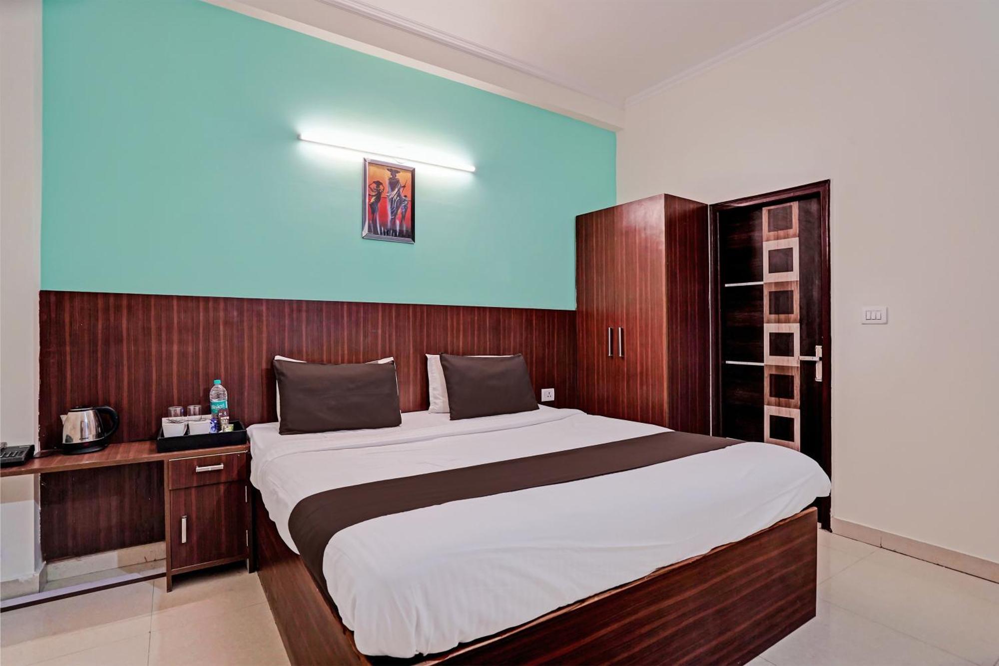 Hotel O Golden Imperial Greater Noida Exterior photo