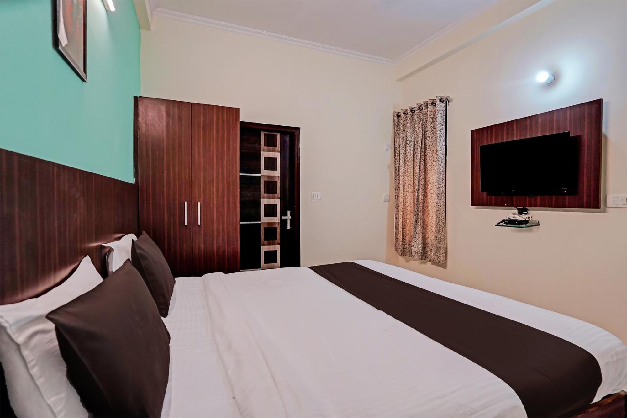 Hotel O Golden Imperial Greater Noida Exterior photo