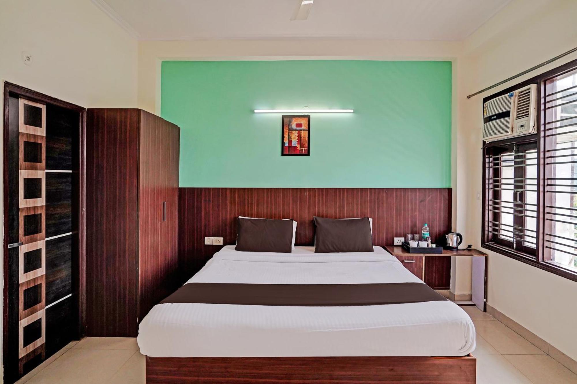 Hotel O Golden Imperial Greater Noida Exterior photo
