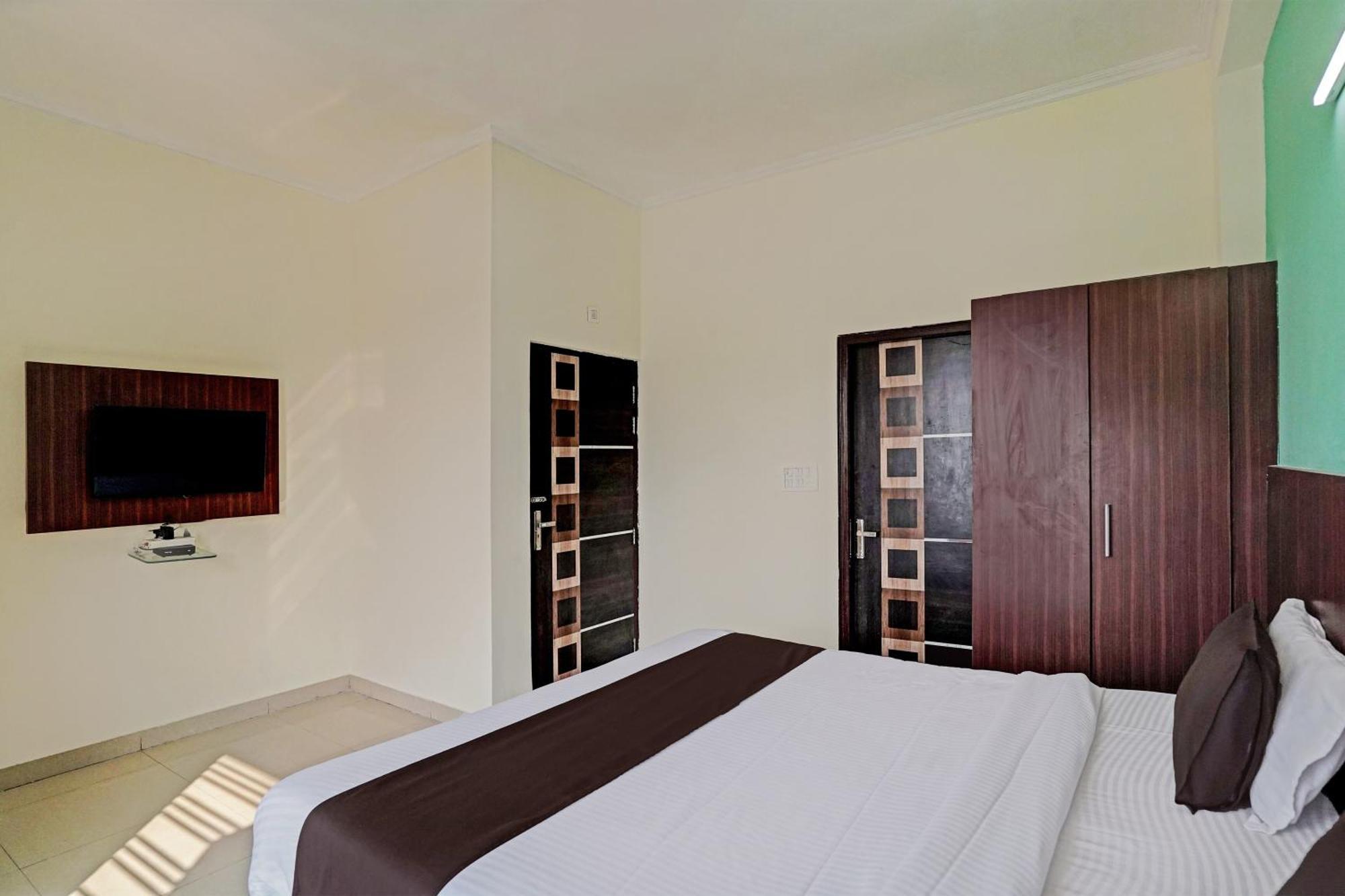Hotel O Golden Imperial Greater Noida Exterior photo