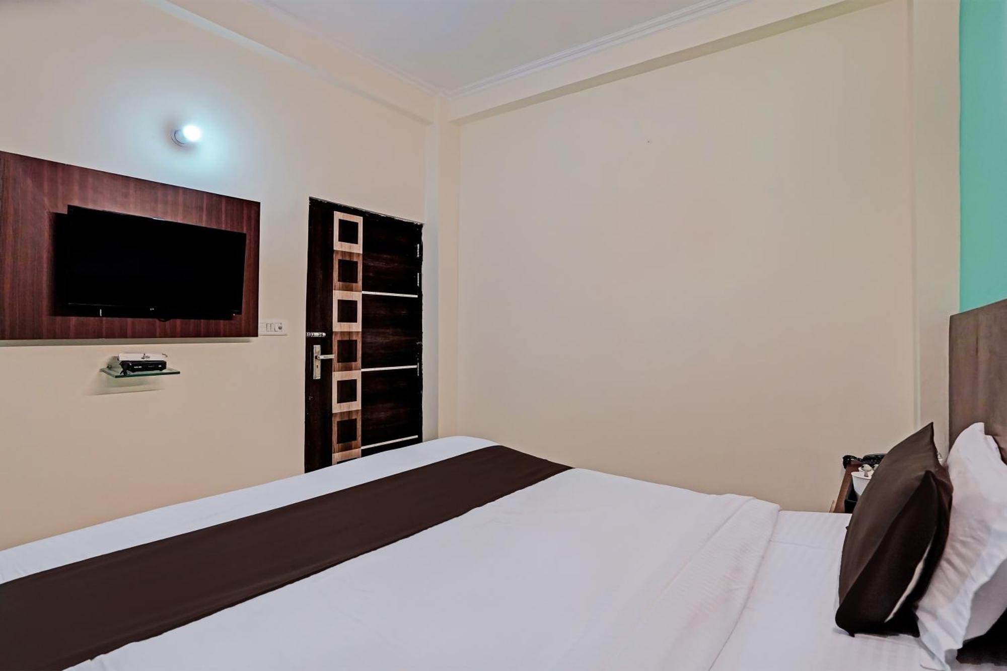 Hotel O Golden Imperial Greater Noida Exterior photo