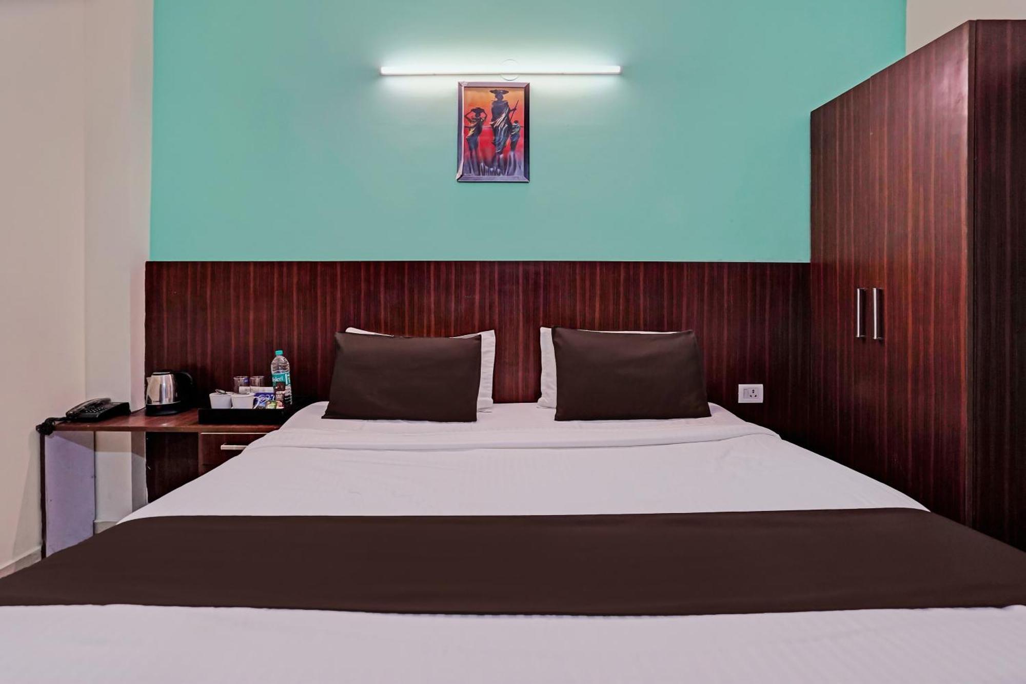 Hotel O Golden Imperial Greater Noida Exterior photo