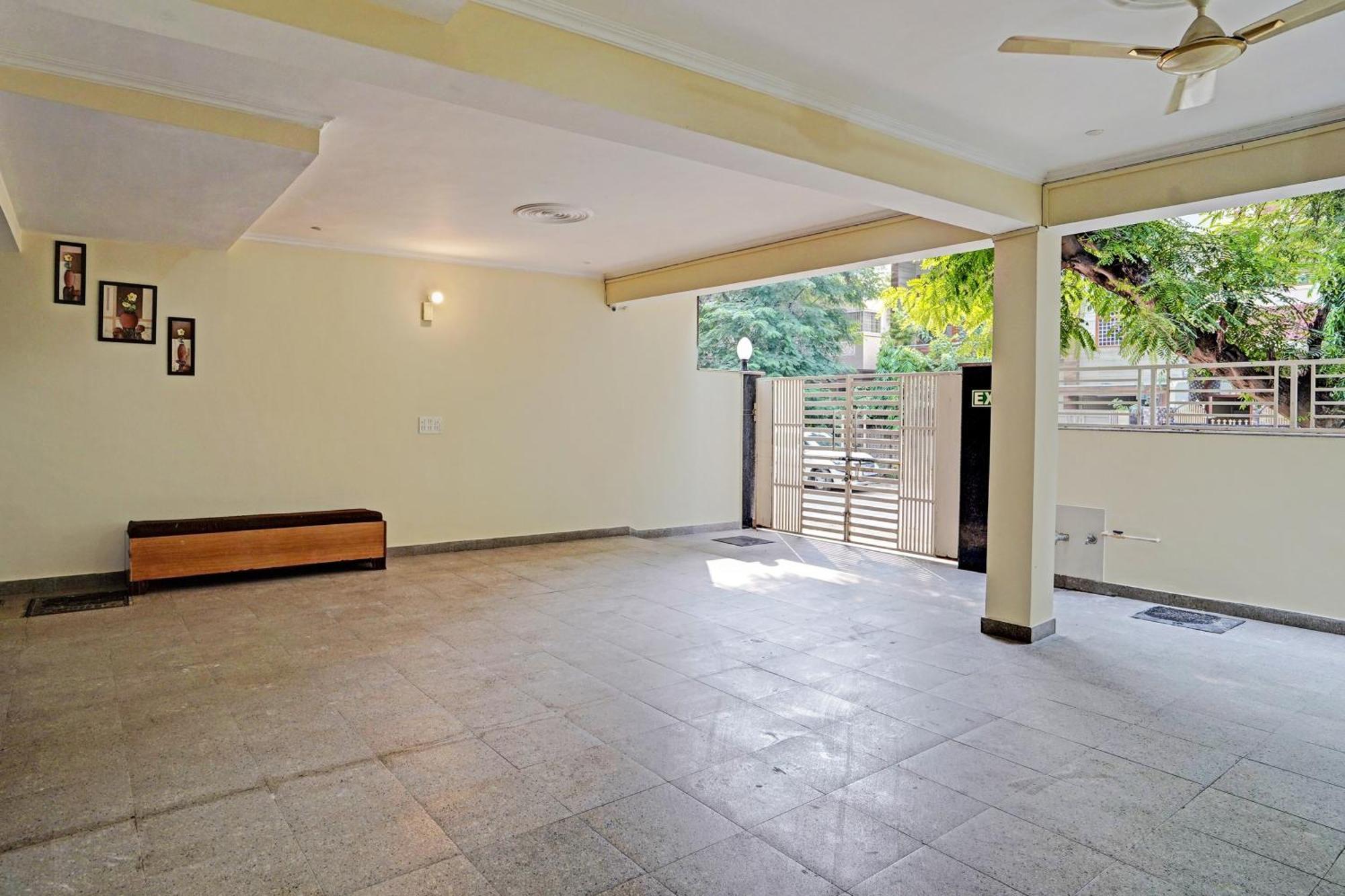 Hotel O Golden Imperial Greater Noida Exterior photo